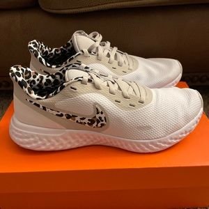 Nike Revolution 5 PRM Womens